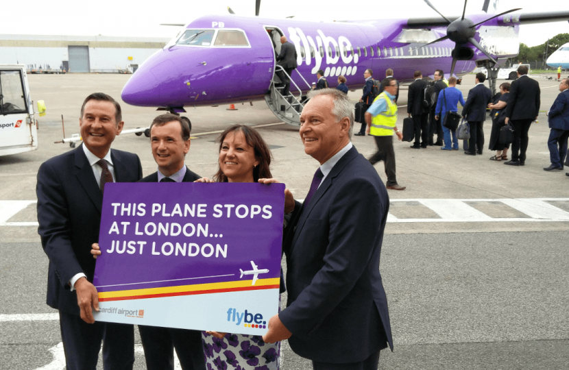 Alun Cairns welcomes flights between Cardiff and London City Airport