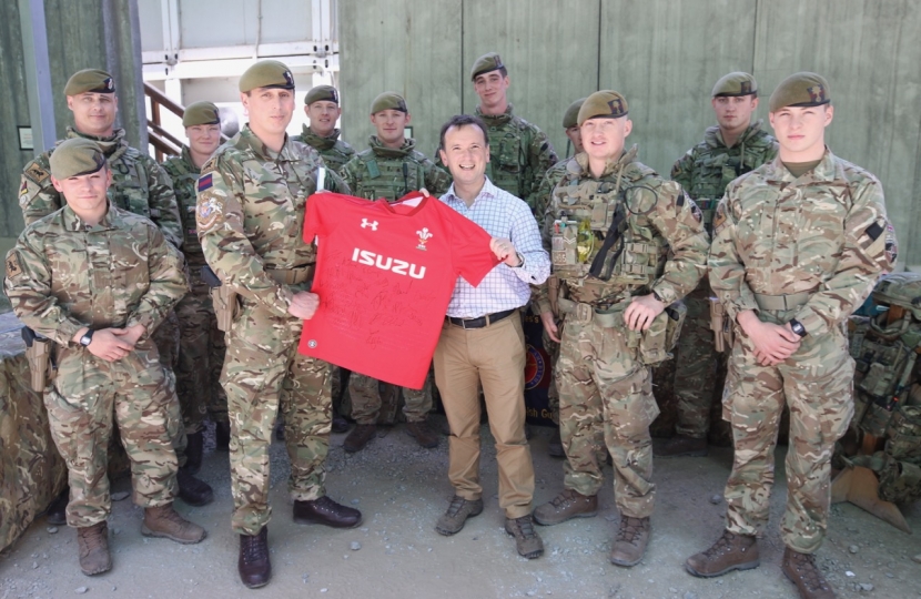 Alun Cairns with Welsh Guards